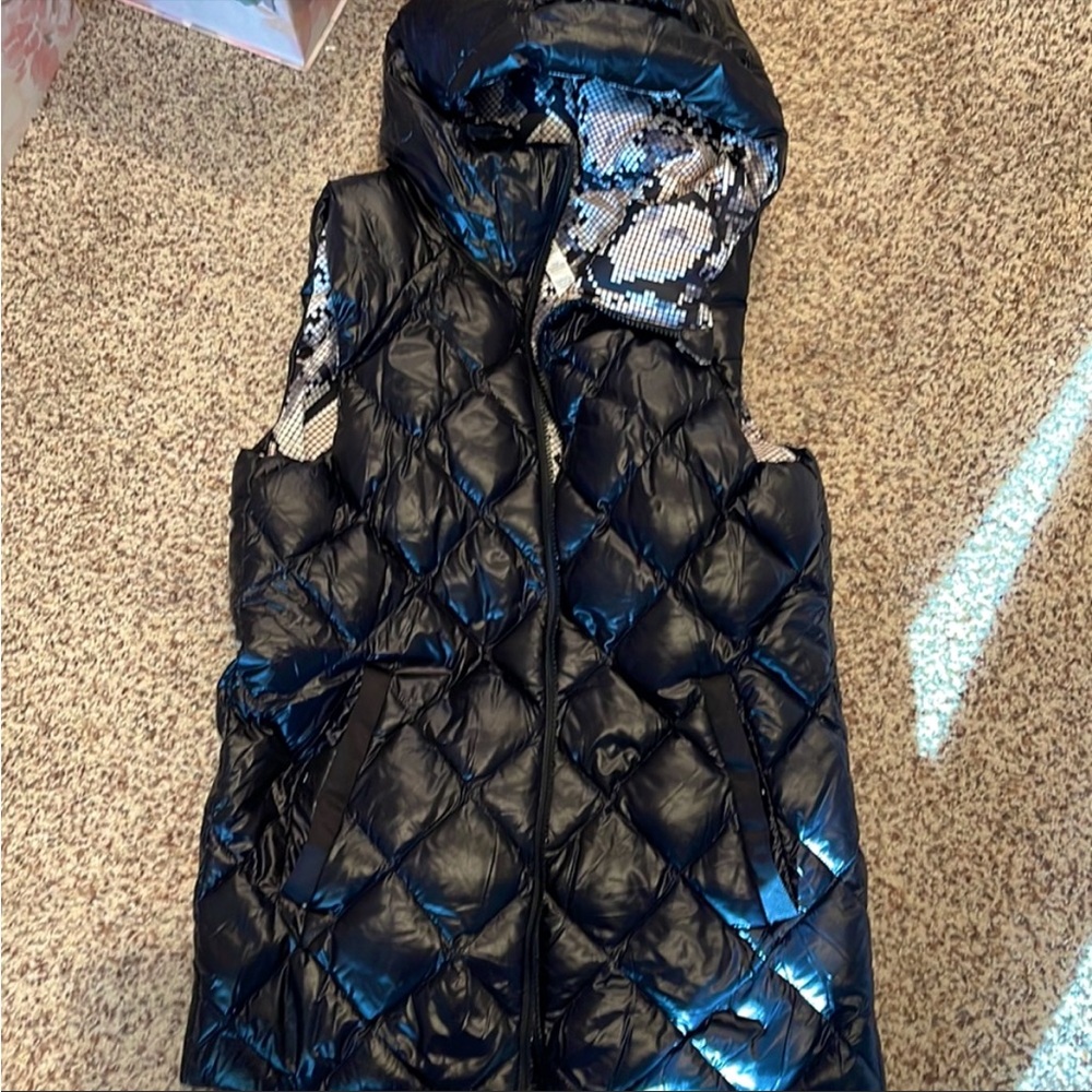 Excellent condition Lululemon double sided snake vest